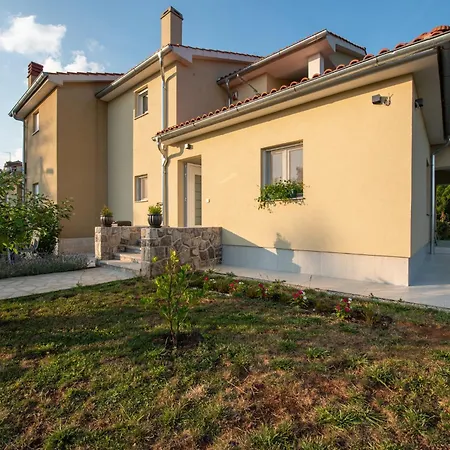 Kuca Za Odmor Diraki R Holiday home Rijeka